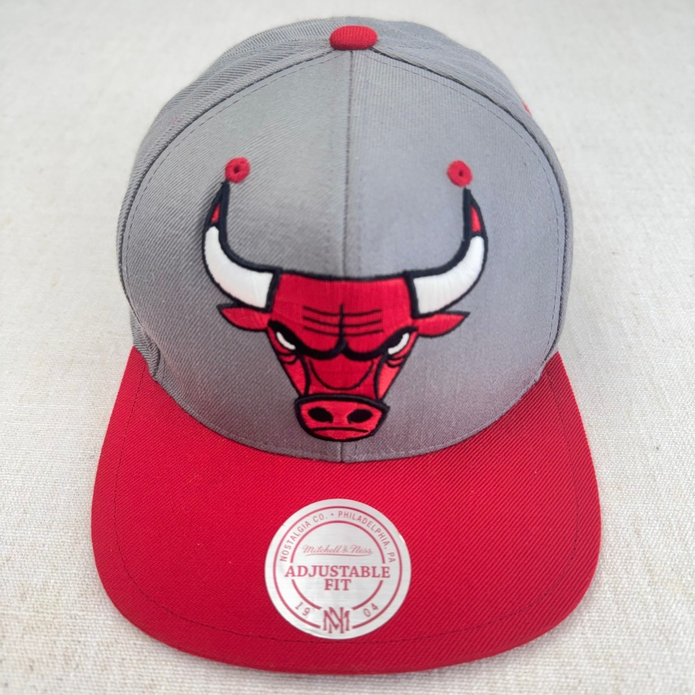 Mitchell & Ness Chicago Bulls Snapback Hat Gray Red NBA Adjustable Cap